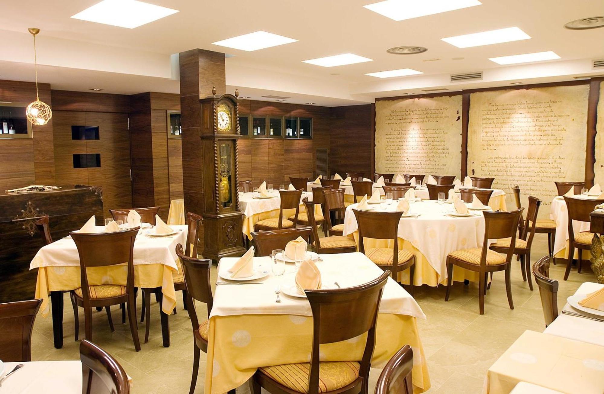 Hotel Restaurante La Peseta Асторга Экстерьер фото