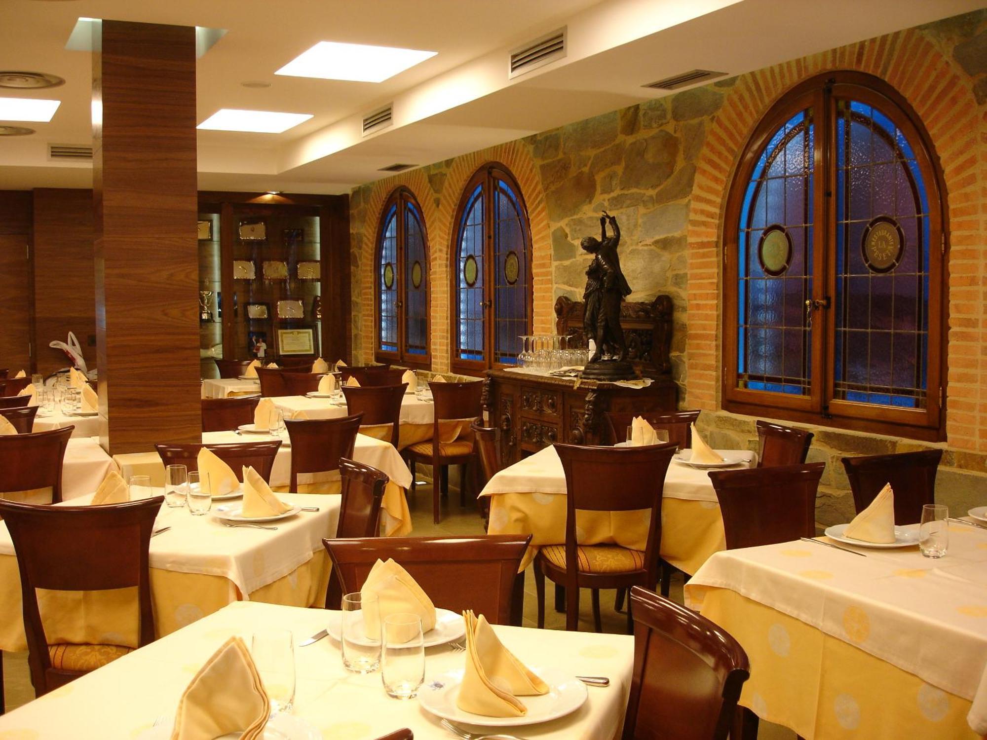 Hotel Restaurante La Peseta Асторга Экстерьер фото